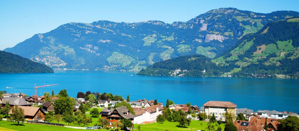 Seinen Namen hat der Vierwaldstättersee von den vier hier angrenzenden Waldstätten: den Kantonen Uri, Unterwalden, Schwyz und Luzern. Im Mittelalter bevorzugte man die Bezeichnung Luzerner See.