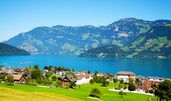 Seinen Namen hat der Vierwaldstättersee von den vier hier angrenzenden Waldstätten: den Kantonen Uri, Unterwalden, Schwyz und Luzern. Im Mittelalter bevorzugte man die Bezeichnung Luzerner See.
