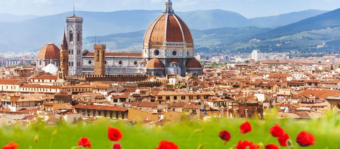 Die Kathedrale Santa Maria del Fiore in Florenz ist die Bischofskirche des Erzbistums Florenz und somit Metropolitankirche der Kirchenprovinz Florenz. Ihre gewaltige weltbekannte Kuppel, das Hauptwerk Brunelleschis, gilt als technische Meisterleistung der