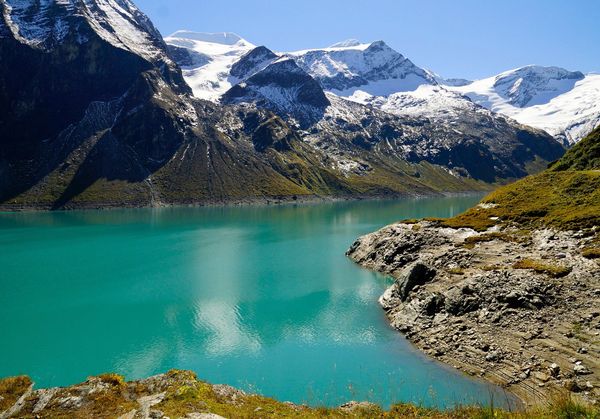 Heute ist Zell am See als Urlaubsdestination Zell am See-Kaprun international als einer der bedeutendsten Wintersportorte Österreichs bekannt und ein wichtiger Verkehrsknotenpunkt der Region.